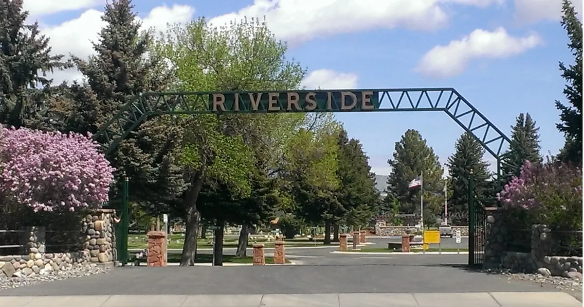Riverside Cemetery